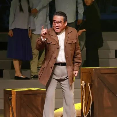 惠民价全场99元!话剧《烽火学堂》巡演归来,追寻教育先师足迹 广东艺术剧院 先师 足迹 话剧 烽火学堂 全场 惠民价 广东省文化和旅游厅 广东省演出有限公司 广东省 中国共产党 崇真艺客